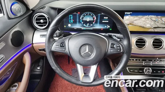Mercedes-Benz E-Class E300 AMG Line 2017 thumbnail 7