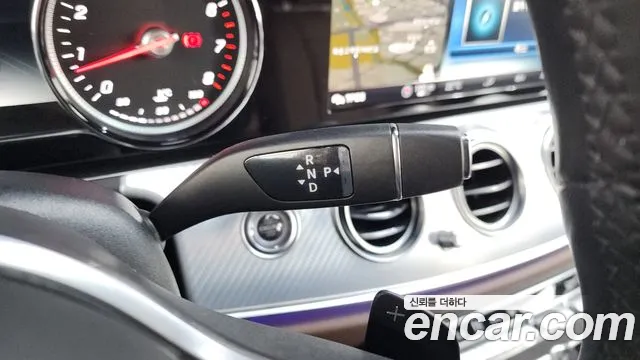 Mercedes-Benz E-Class E250  2020 thumbnail 8