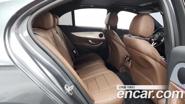 Mercedes-Benz E-Class E250  2020 thumbnail 11