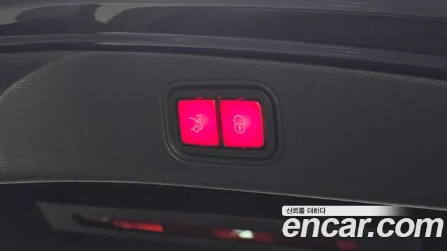 Mercedes-Benz E-Class E220d  2019 thumbnail 10
