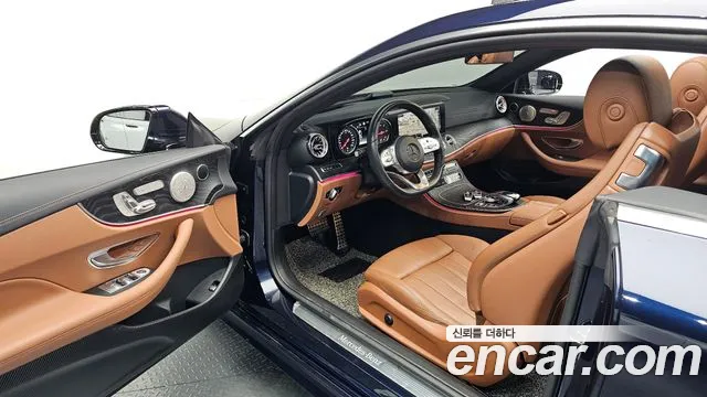 Mercedes-Benz E-Class E220d  2019 thumbnail 9