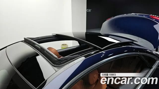 Mercedes-Benz E-Class E220d  2019 thumbnail 19