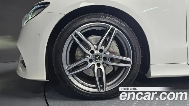 Mercedes-Benz E-Class E220d 2019 thumbnail 13