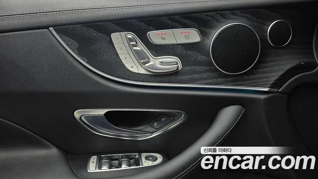 Mercedes-Benz E-Class E220d 2019 thumbnail 14