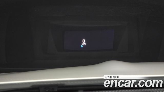 Mercedes-Benz E-Class E220d 2019 thumbnail 18