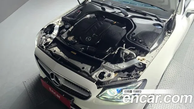 Mercedes-Benz E-Class E220d 2019 thumbnail 20