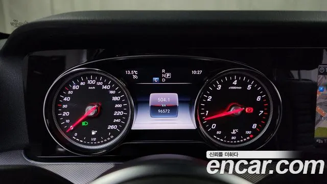 Mercedes-Benz E-Class E300 2019 thumbnail 12