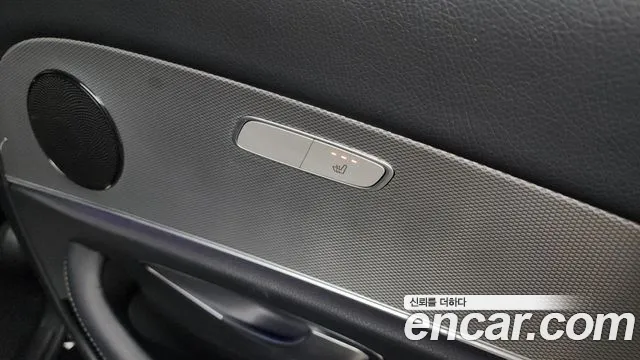 Mercedes-Benz E-Class E300 2019 thumbnail 9