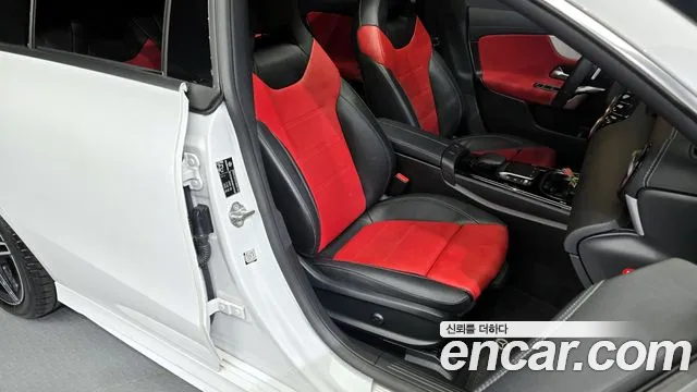 Mercedes-Benz CLA-Class CLA250 4MATIC 2021 thumbnail 9