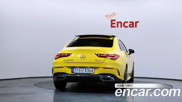 Mercedes-Benz CLA-Class CLA250 4MATIC 2021 thumbnail 3
