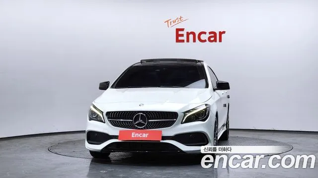 Mercedes-Benz CLA-Class CLA250 4MATIC AMG Line 2017 thumbnail 2