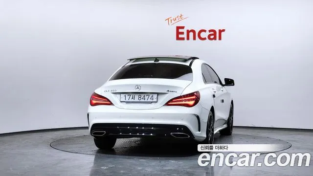 Mercedes-Benz CLA-Class CLA250 4MATIC AMG Line 2017 thumbnail 3