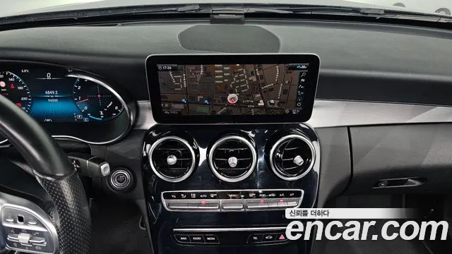 Mercedes-Benz C-Class C200 2020 thumbnail 12