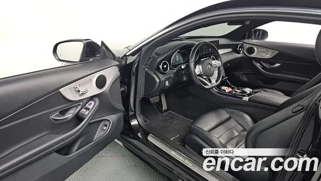 Mercedes-Benz C-Class C200 2020 thumbnail 7
