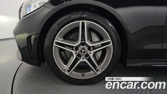 Mercedes-Benz C-Class C200 2020 thumbnail 19