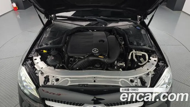 Mercedes-Benz C-Class C200 2020 thumbnail 18