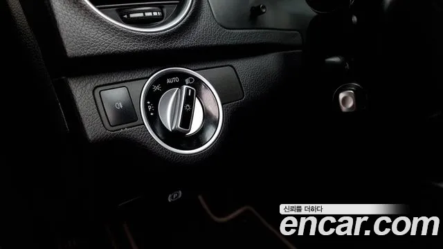 Mercedes-Benz C-Class C220 CDI 2013 thumbnail 12