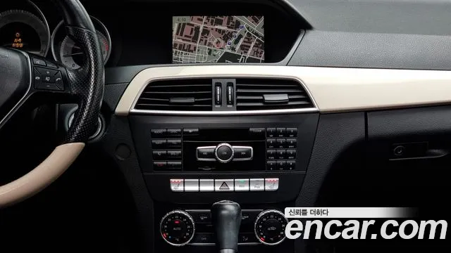 Mercedes-Benz C-Class C220 CDI 2013 thumbnail 17