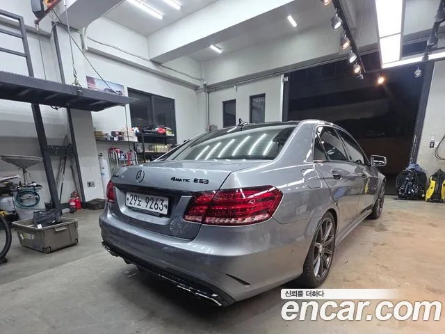 Mercedes-Benz E-Class E63 AMG 4MATIC 2014 thumbnail 4