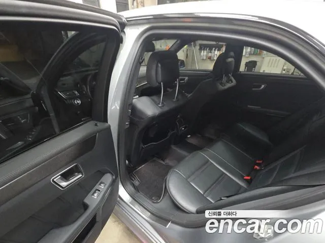 Mercedes-Benz E-Class E63 AMG 4MATIC 2014 thumbnail 8