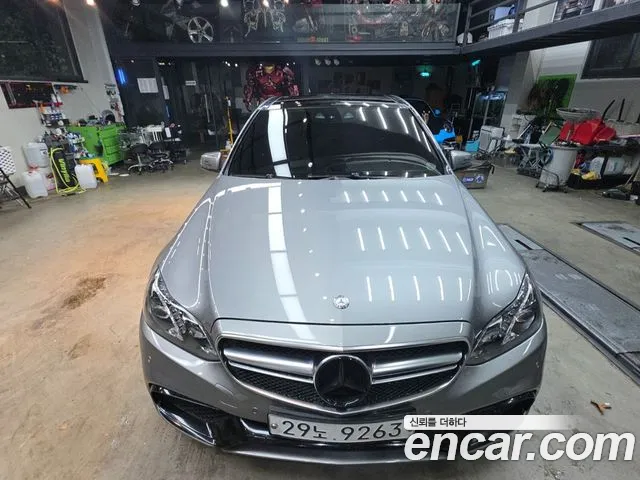 Mercedes-Benz E-Class E63 AMG 4MATIC 2014 thumbnail 3