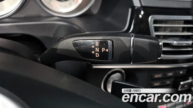 Mercedes-Benz E-Class E300 4MATIC Avantgarde 2014 thumbnail 12