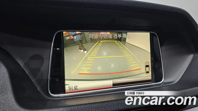 Mercedes-Benz E-Class E300 4MATIC Avantgarde 2014 thumbnail 14