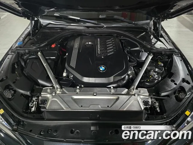 BMW 4-Series M440i xDrive  2021 thumbnail 7