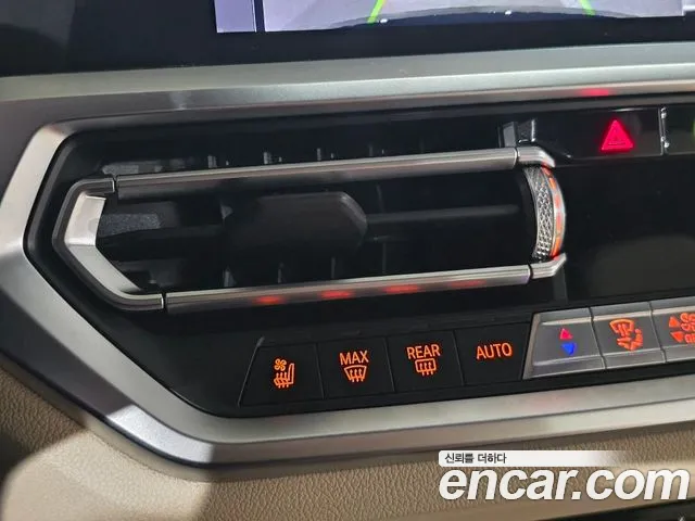 BMW 4-Series M440i xDrive  2021 thumbnail 18
