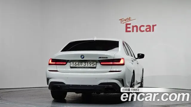 BMW 3-Series M340i 2020 thumbnail 4