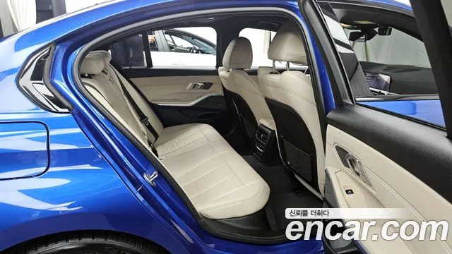 BMW 3-Series M340i 2020 thumbnail 18