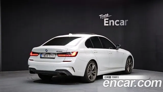 BMW 3-Series M340i 2021 thumbnail 3