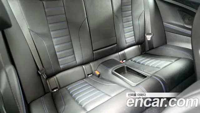 BMW 2-Series M240i xDrive  2023 thumbnail 12