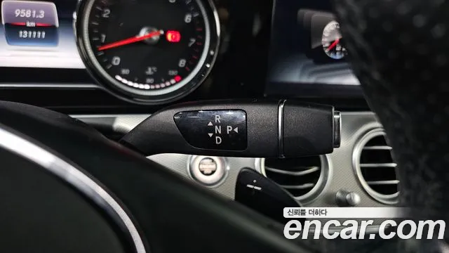 Mercedes-Benz E-Class E200 2017 thumbnail 12