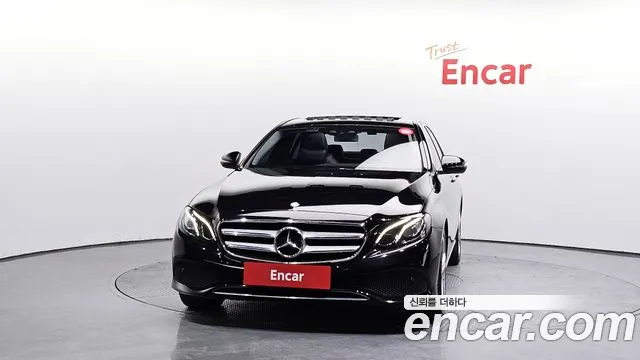 Mercedes-Benz E-Class E200 2017 thumbnail 2