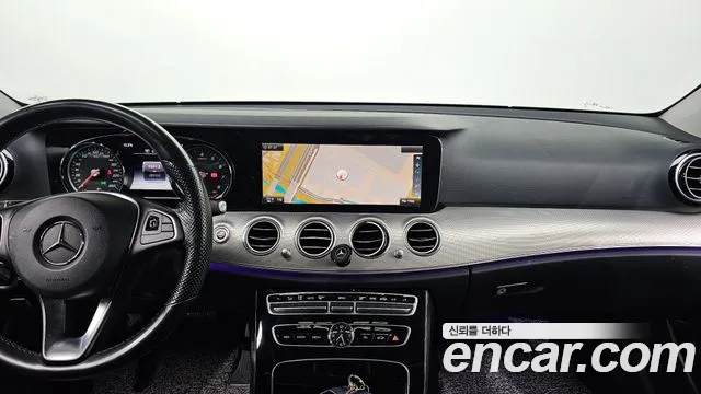 Mercedes-Benz E-Class E200 2017 thumbnail 7