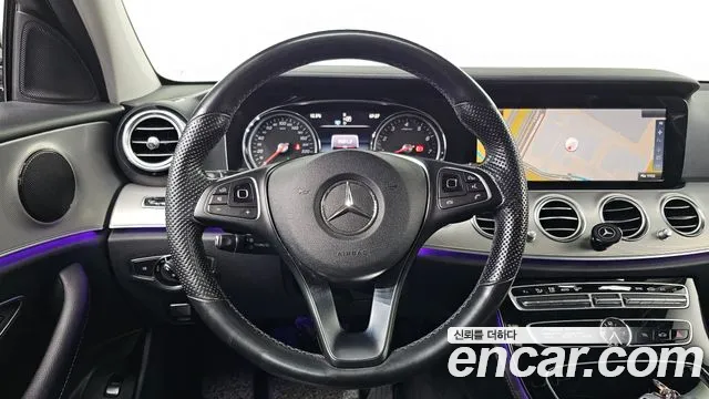Mercedes-Benz E-Class E200 2017 thumbnail 8