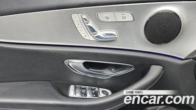 Mercedes-Benz E-Class E200 2017 thumbnail 17