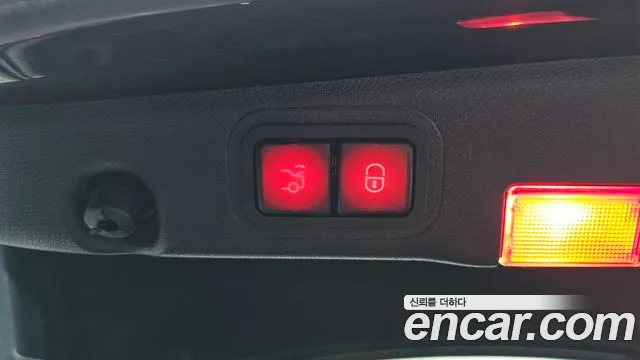 Mercedes-Benz E-Class E200 2017 thumbnail 20