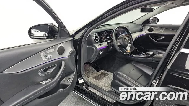 Mercedes-Benz E-Class E200 2017 thumbnail 14
