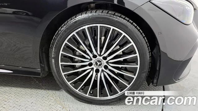 Mercedes-Benz CLE-Class CLE200 2024 thumbnail 5