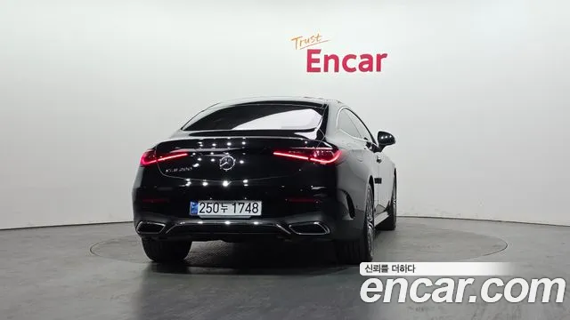 Mercedes-Benz CLE-Class CLE200 2024 thumbnail 3
