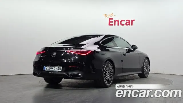 Mercedes-Benz CLE-Class CLE200 2024 thumbnail 4