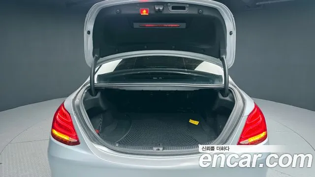 Mercedes-Benz C-Class C200 d 2018 thumbnail 5