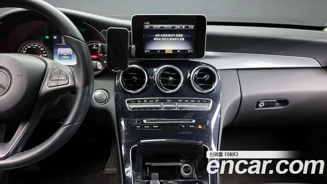 Mercedes-Benz C-Class C200 d 2018 thumbnail 11