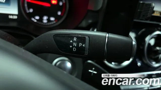 Mercedes-Benz C-Class C200 d 2018 thumbnail 19