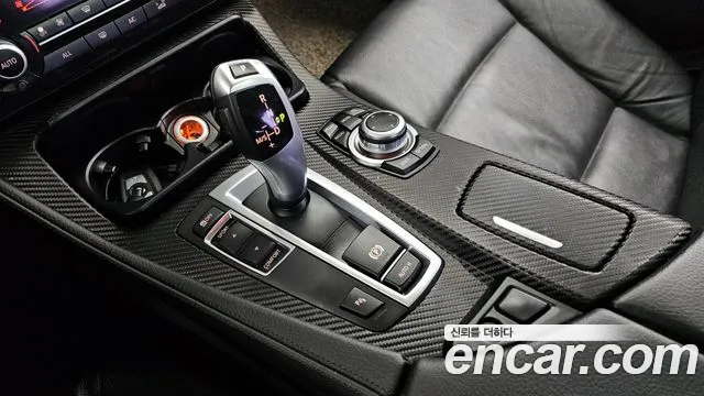 BMW 5-Series 525d 2013 thumbnail 15