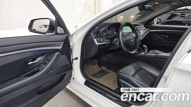 BMW 5-Series 525d 2013 thumbnail 5