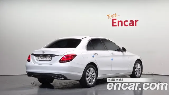 Mercedes-Benz C-Class C220 d 2019 thumbnail 3