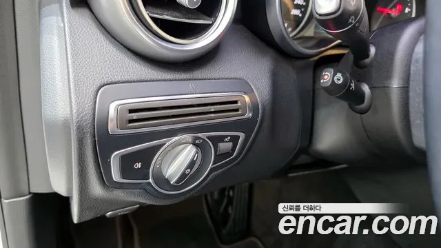 Mercedes-Benz C-Class C220 d 2019 thumbnail 18